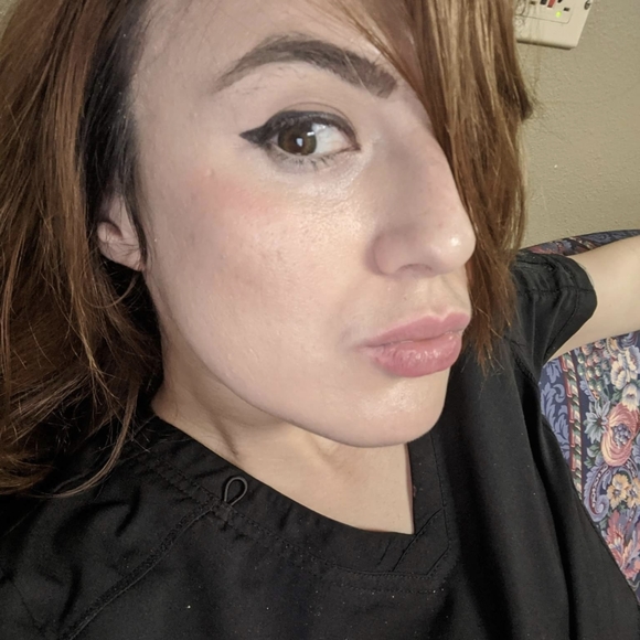 Meet your Posher, Crystal - Picture 5 of 11